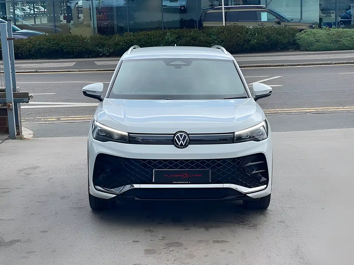 Used 2024 Volkswagen Tiguan R-Line White - Interior and Exterior details 9