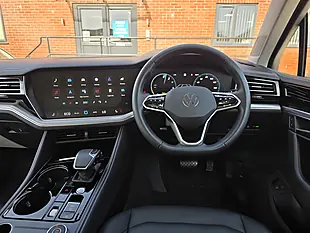 Used 2024 Volkswagen Touareg Elegance Black - Interior and Exterior details 12