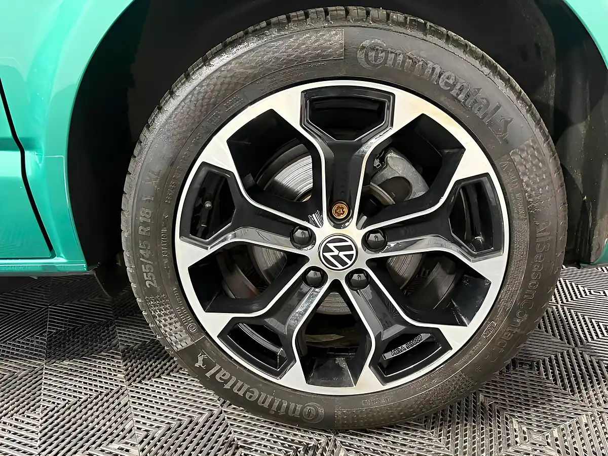 Used 2024 Volkswagen Transporter Campervan Highline White/Bayleaf Green - Interior and Exterior details 20