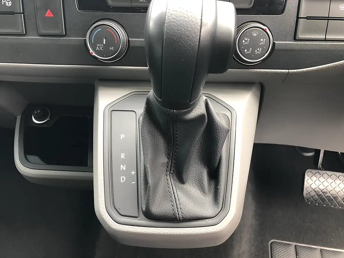 Used 2024 Volkswagen Transporter Highline Kombi Blue - Interior and Exterior details 9