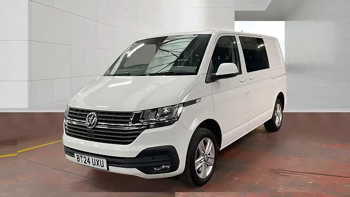Used 2024 Volkswagen Transporter Highline Kombi Double Cab White - Interior and Exterior details 2