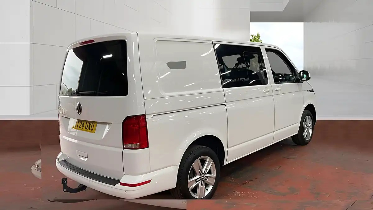 Used 2024 Volkswagen Transporter Highline Kombi Double Cab White - Interior and Exterior details 5