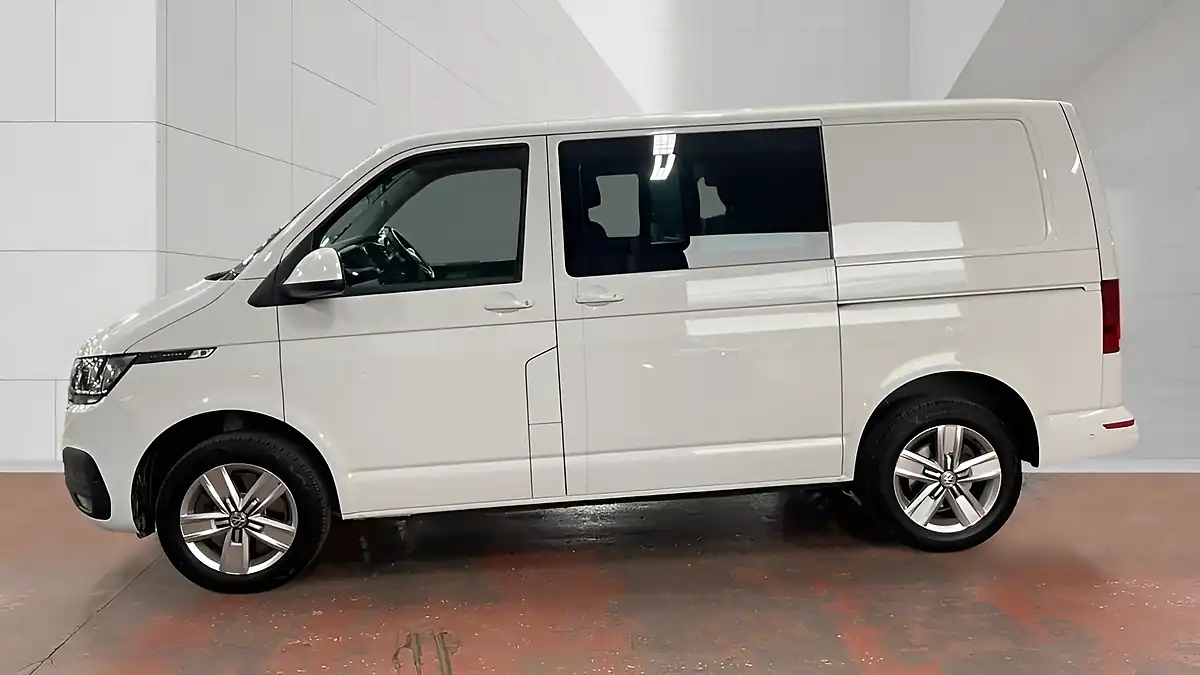 Used 2024 Volkswagen Transporter Highline Kombi Double Cab White - Interior and Exterior details 7
