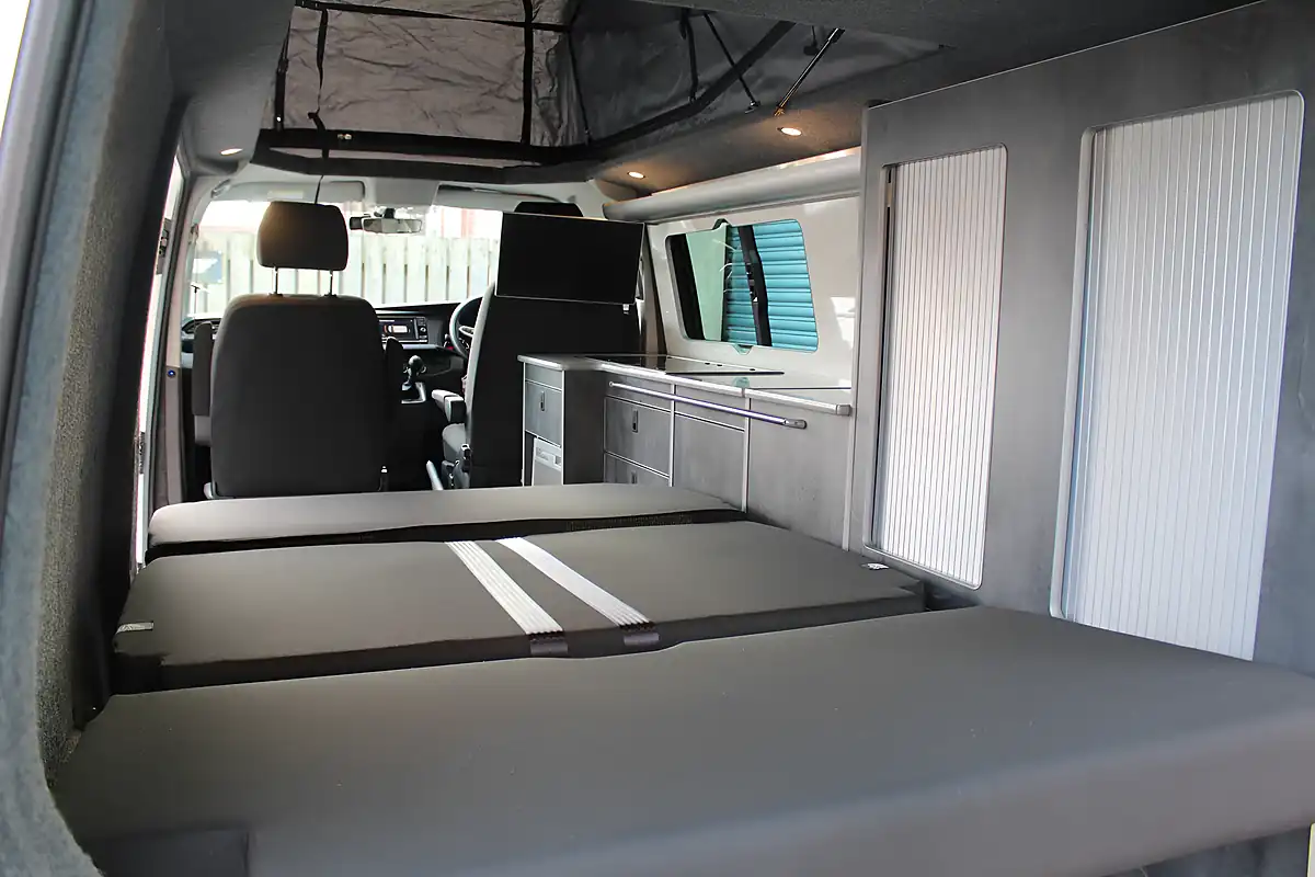 Used 2024 Volkswagen Transporter Highline White - Interior and Exterior details 15