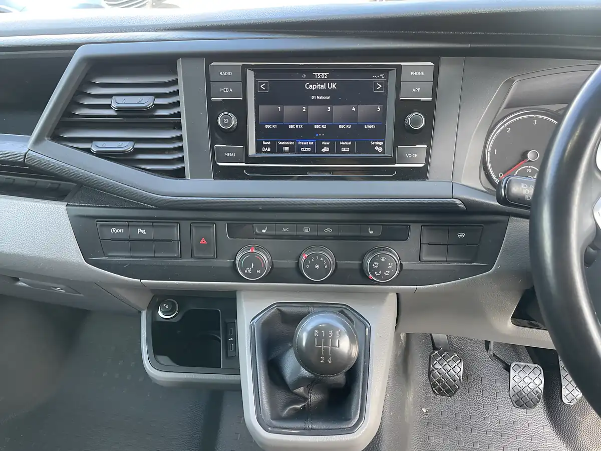 Used 2024 Volkswagen Transporter Highline White - Interior and Exterior details 5