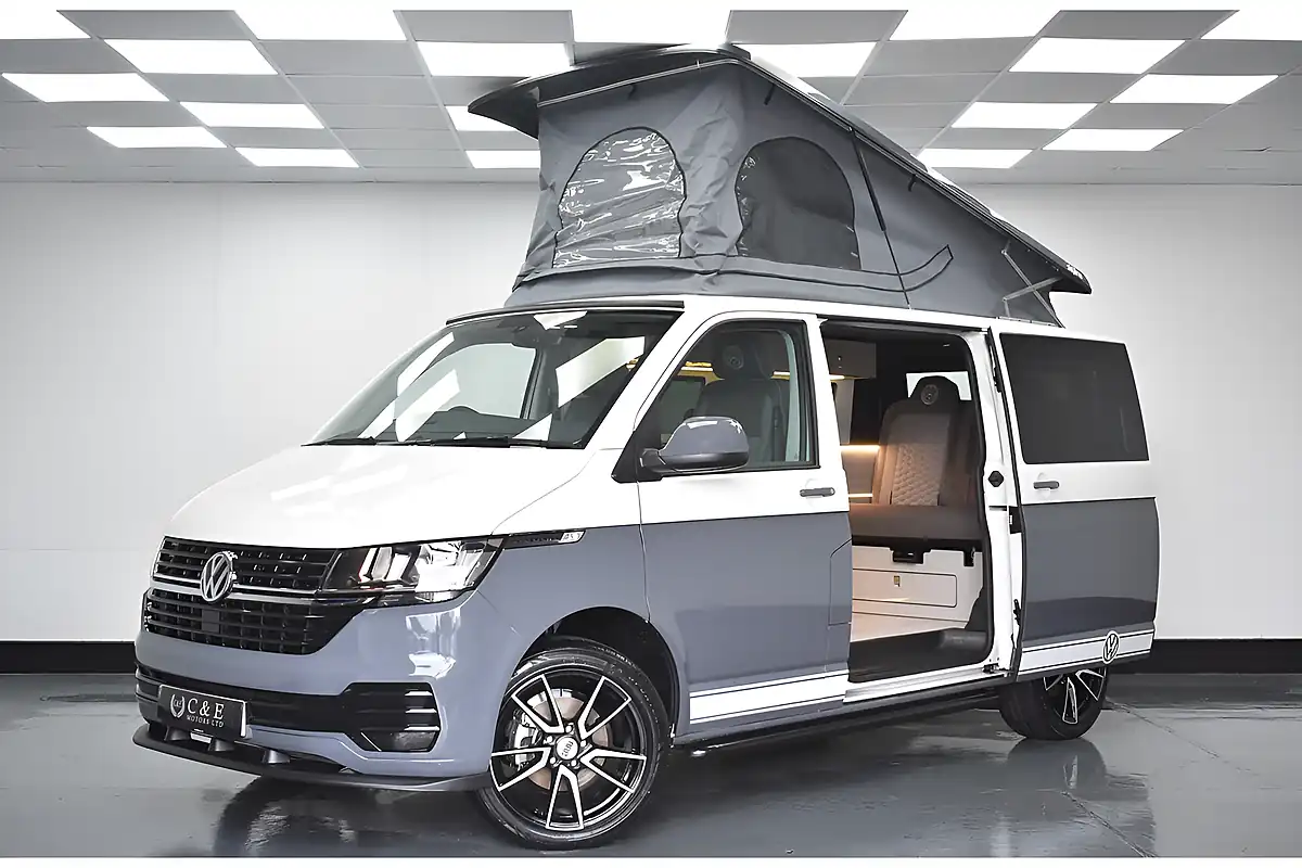 Used 2024 Volkswagen Transporter Startline White - Front View