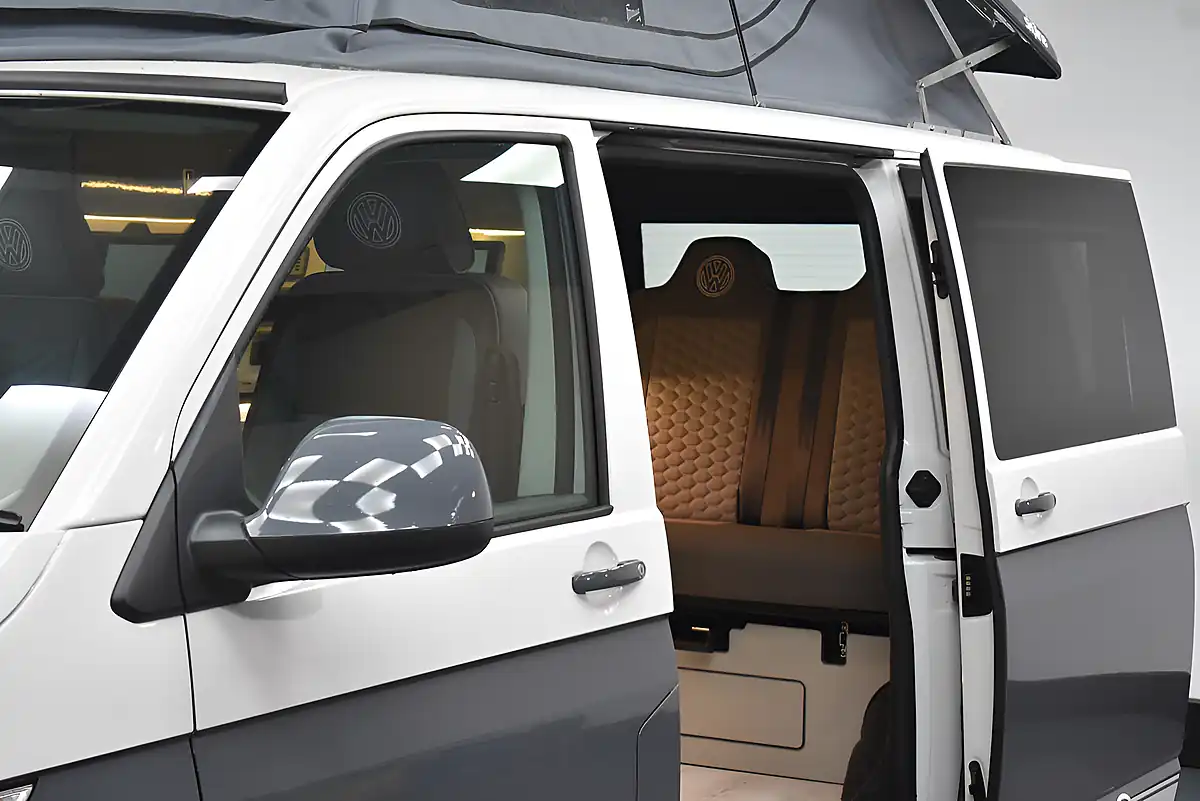 Used 2024 Volkswagen Transporter Startline White - Interior and Exterior details 10