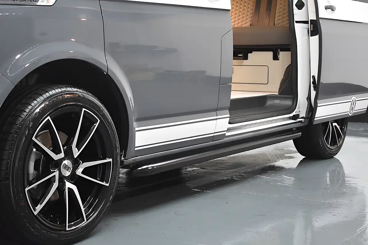 Used 2024 Volkswagen Transporter Startline White - Interior and Exterior details 11