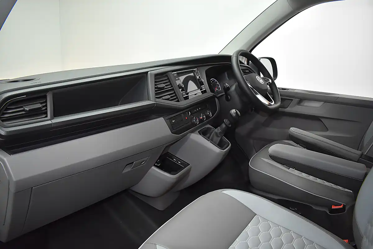 Used 2024 Volkswagen Transporter Startline White - Interior and Exterior details 16