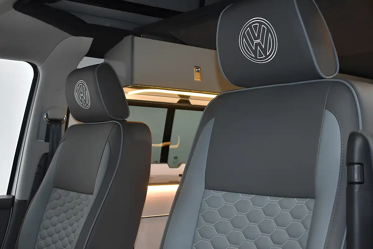 Used 2024 Volkswagen Transporter Startline White - Interior and Exterior details 5