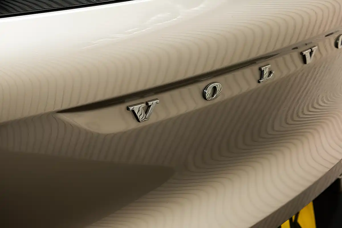 Used 2024 Volvo XC40 Plus Dark Gold - Interior and Exterior details 16