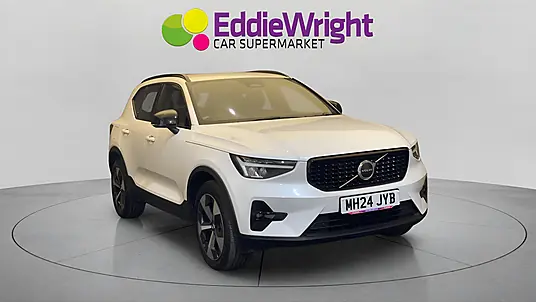 2024 Volvo XC40 B3P MHEV Plus Dark