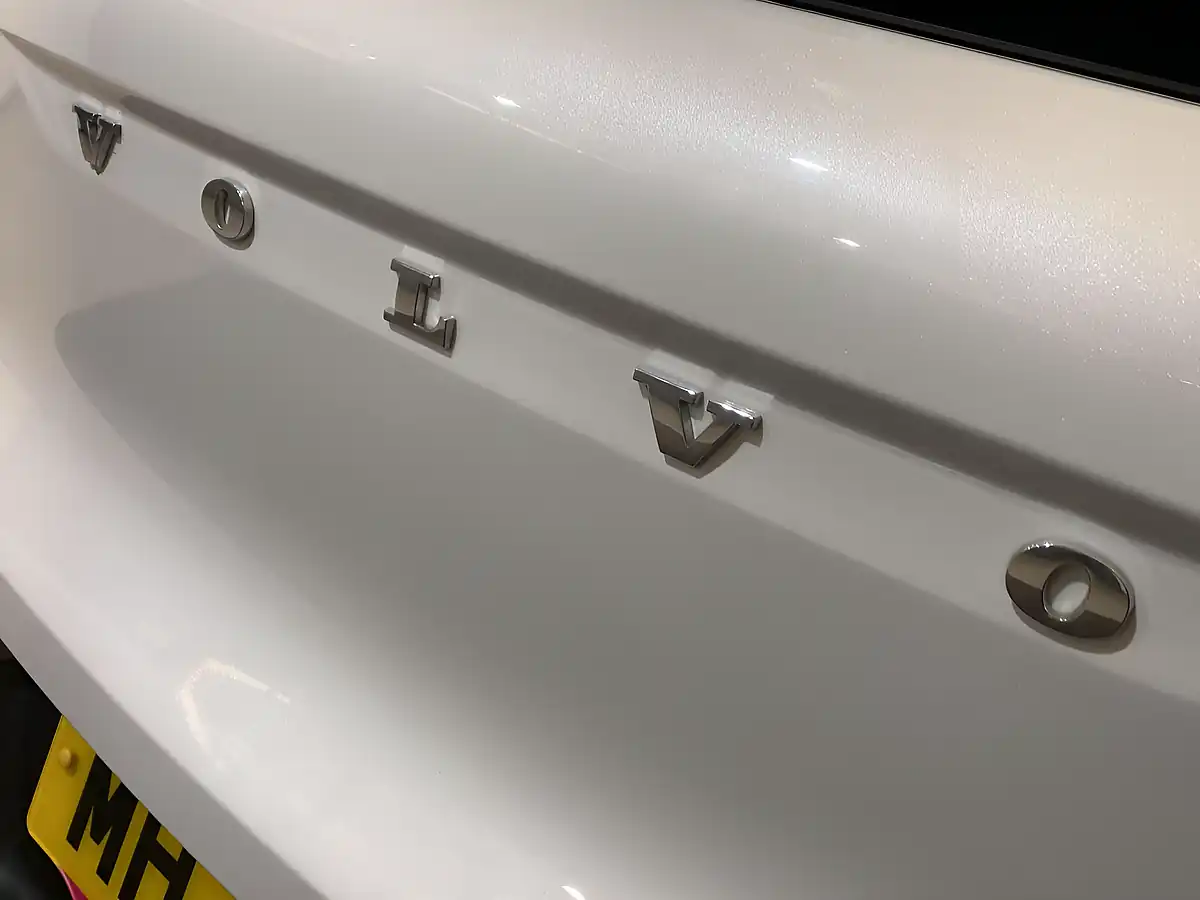 Used 2024 Volvo XC40 Plus Dark (nq) White - Interior and Exterior details 14