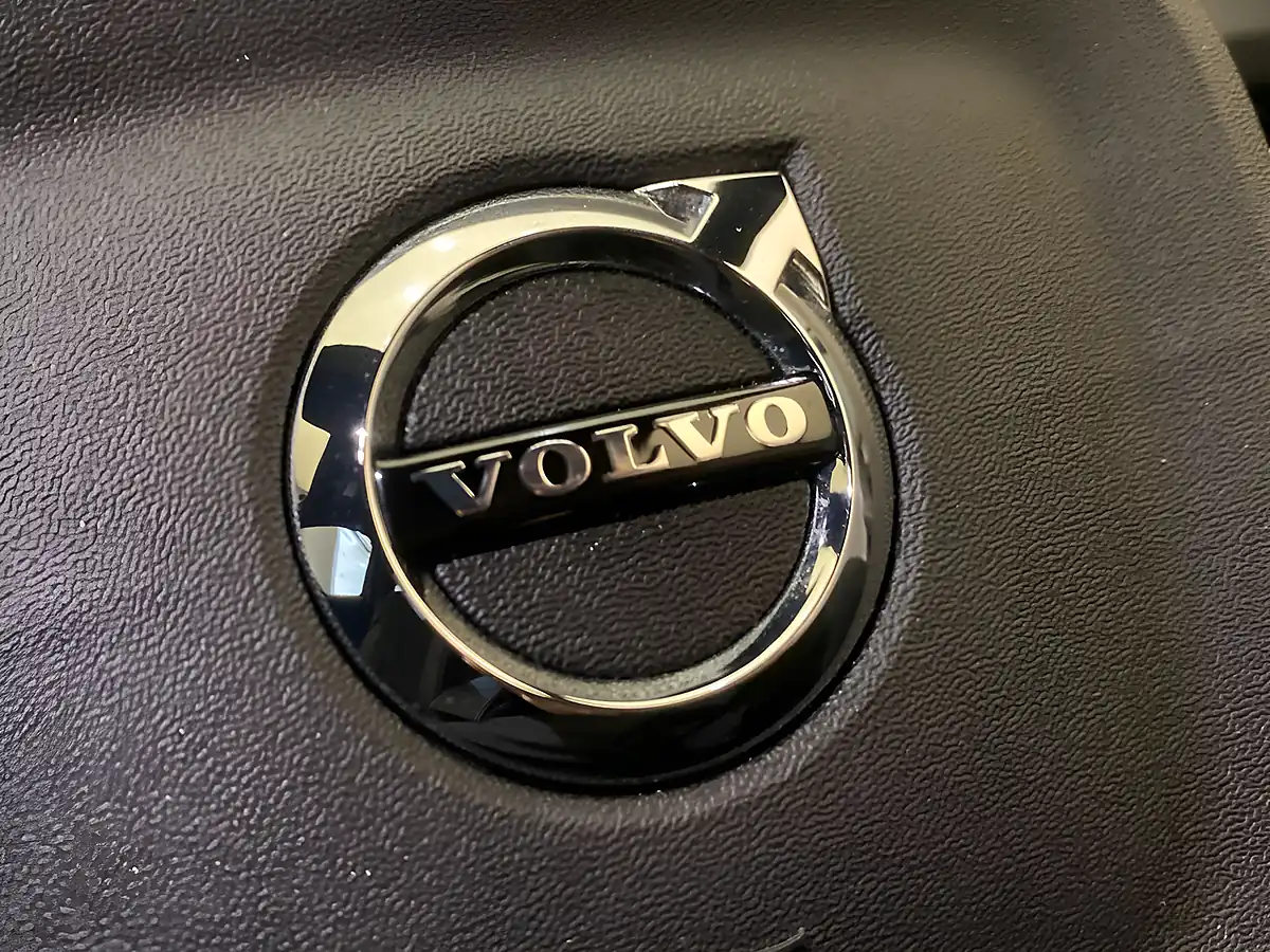 Used 2024 Volvo XC40 Plus Dark (nq) White - Interior and Exterior details 17