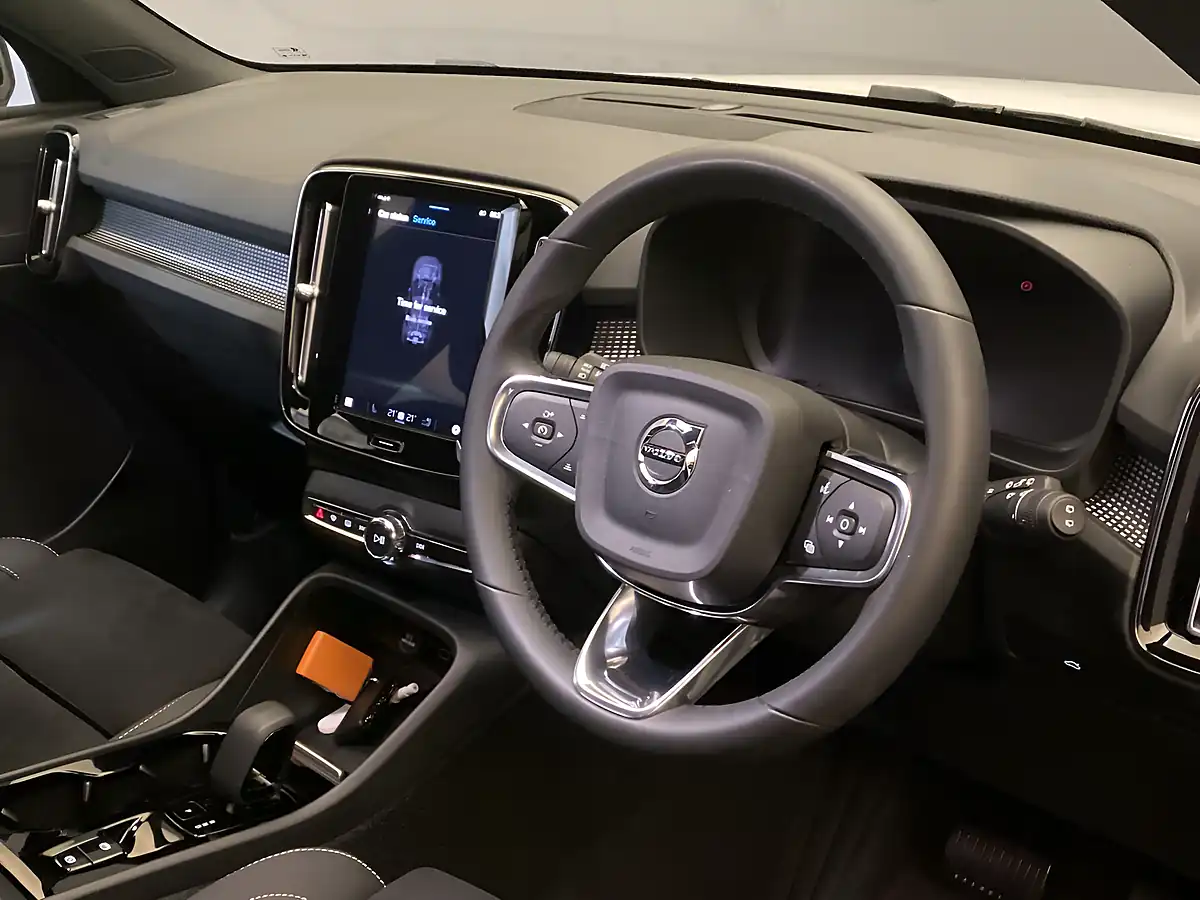 Used 2024 Volvo XC40 Plus Dark (nq) White - Interior and Exterior details 4