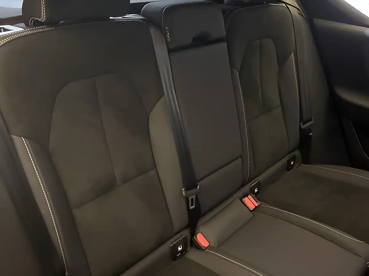 Used 2024 Volvo XC40 Plus Dark (nq) White - Interior and Exterior details 7