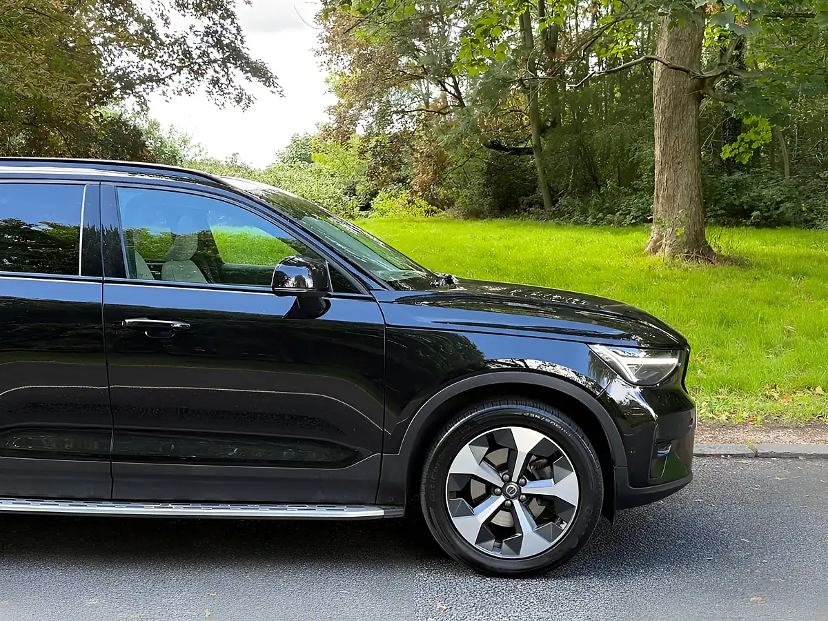 Used 2024 Volvo XC40 Ultimate Onyx Black - Interior and Exterior details 11