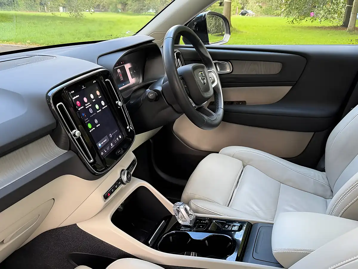 Used 2024 Volvo XC40 Ultimate Onyx Black - Interior and Exterior details 13