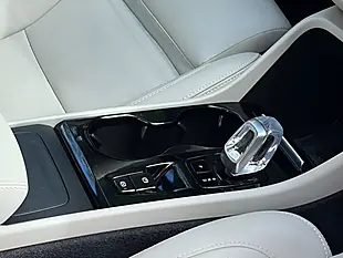 Used 2024 Volvo XC40 Ultimate Onyx Black - Interior and Exterior details 15