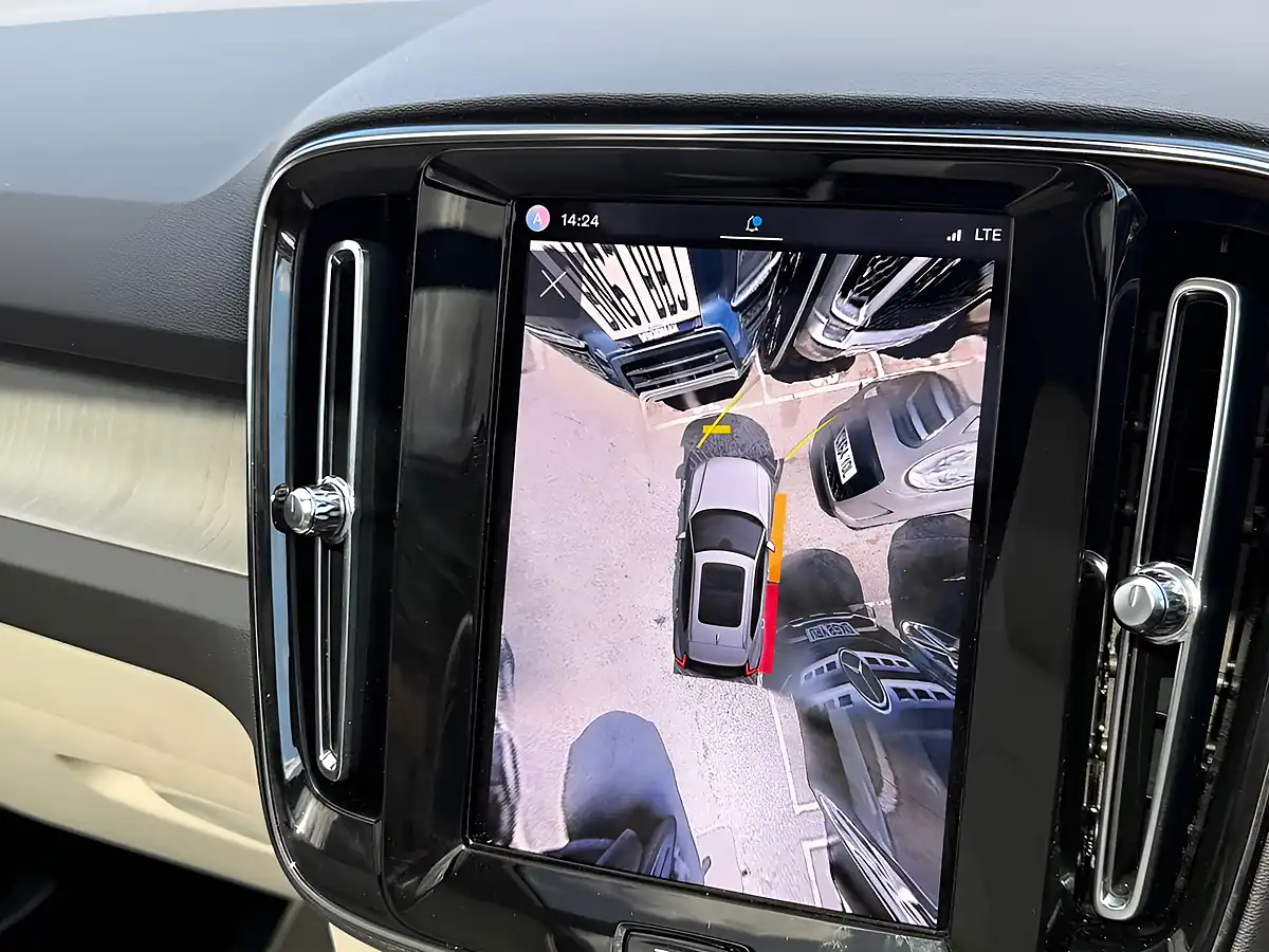 Used 2024 Volvo XC40 Ultimate Onyx Black - Interior and Exterior details 16