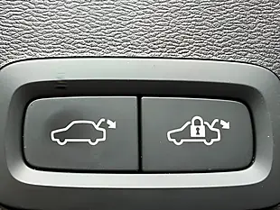 Used 2024 Volvo XC40 Ultimate Onyx Black - Interior and Exterior details 17