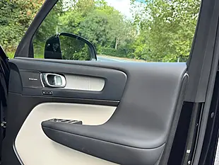 Used 2024 Volvo XC40 Ultimate Onyx Black - Interior and Exterior details 18