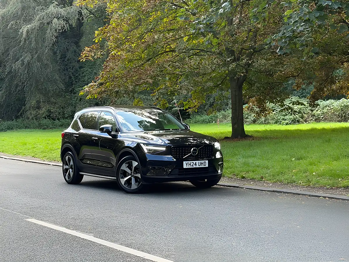 Used 2024 Volvo XC40 Ultimate Onyx Black - Interior and Exterior details 4