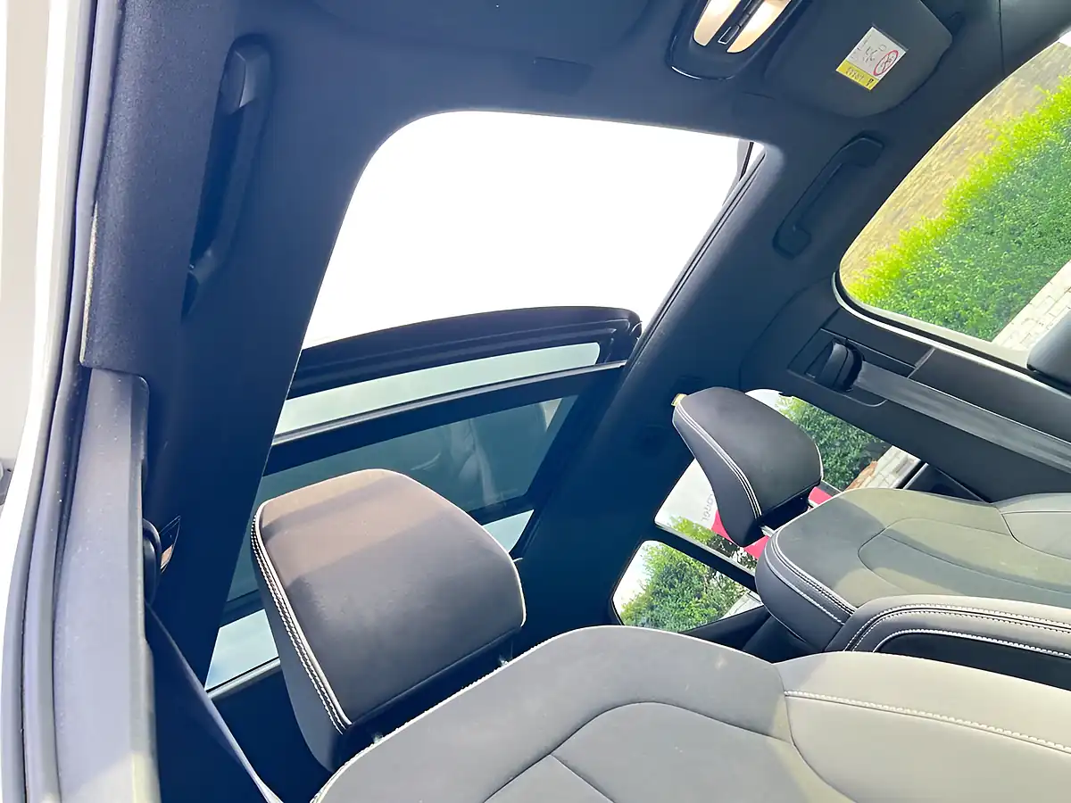 Used 2024 Volvo XC40 Ultra Dark White - Interior and Exterior details 11