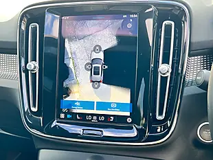 Used 2024 Volvo XC40 Ultra Dark White - Interior and Exterior details 12