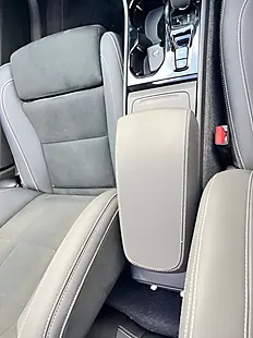 Used 2024 Volvo XC40 Ultra Dark White - Interior and Exterior details 13