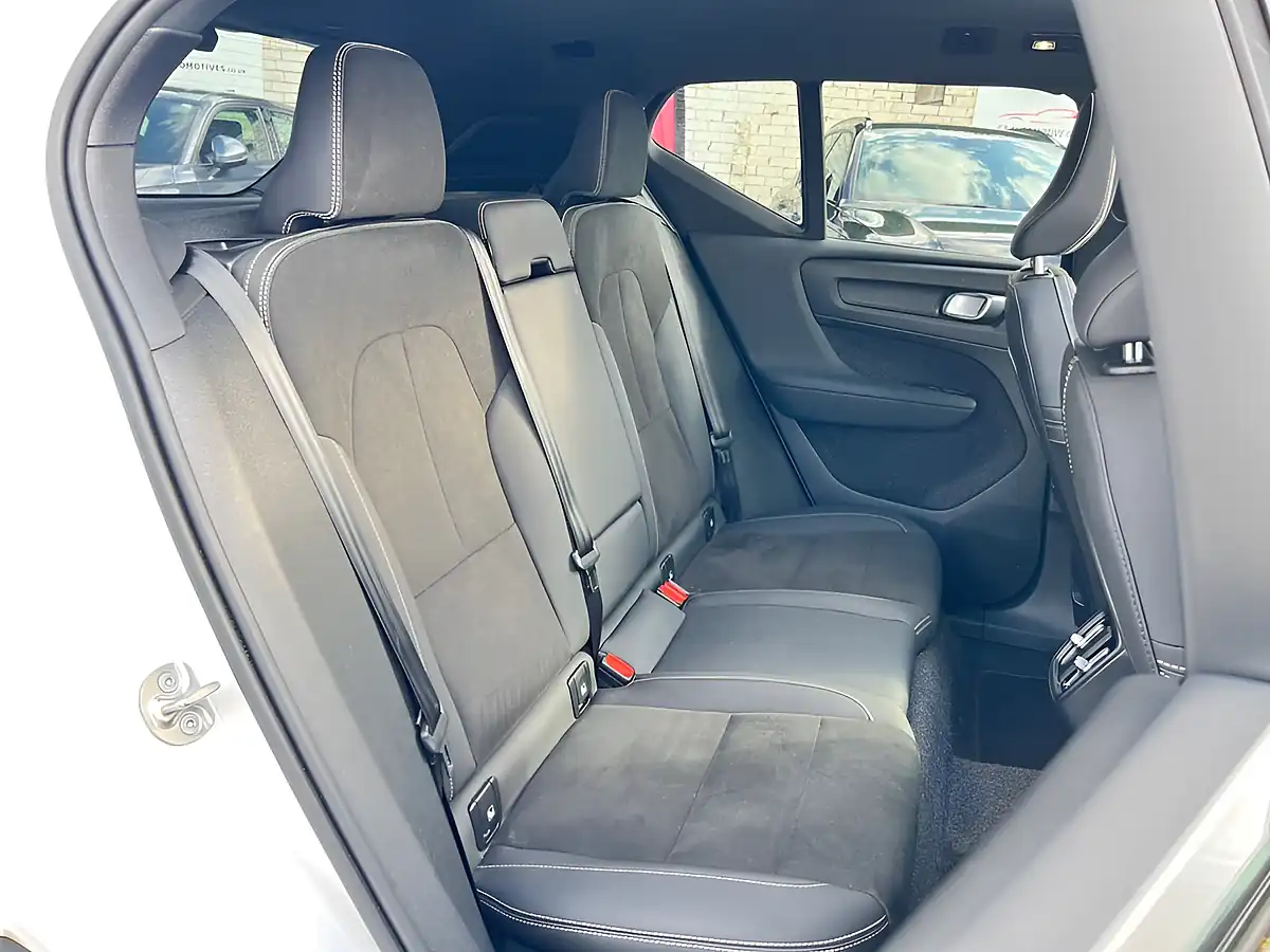 Used 2024 Volvo XC40 Ultra Dark White - Interior and Exterior details 14