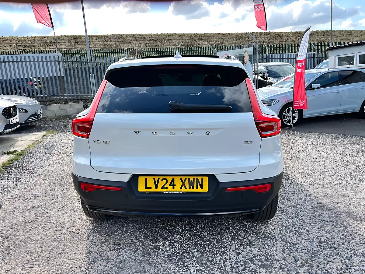 Used 2024 Volvo XC40 Ultra Dark White - Interior and Exterior details 15