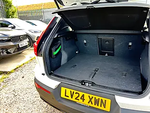 Used 2024 Volvo XC40 Ultra Dark White - Interior and Exterior details 16