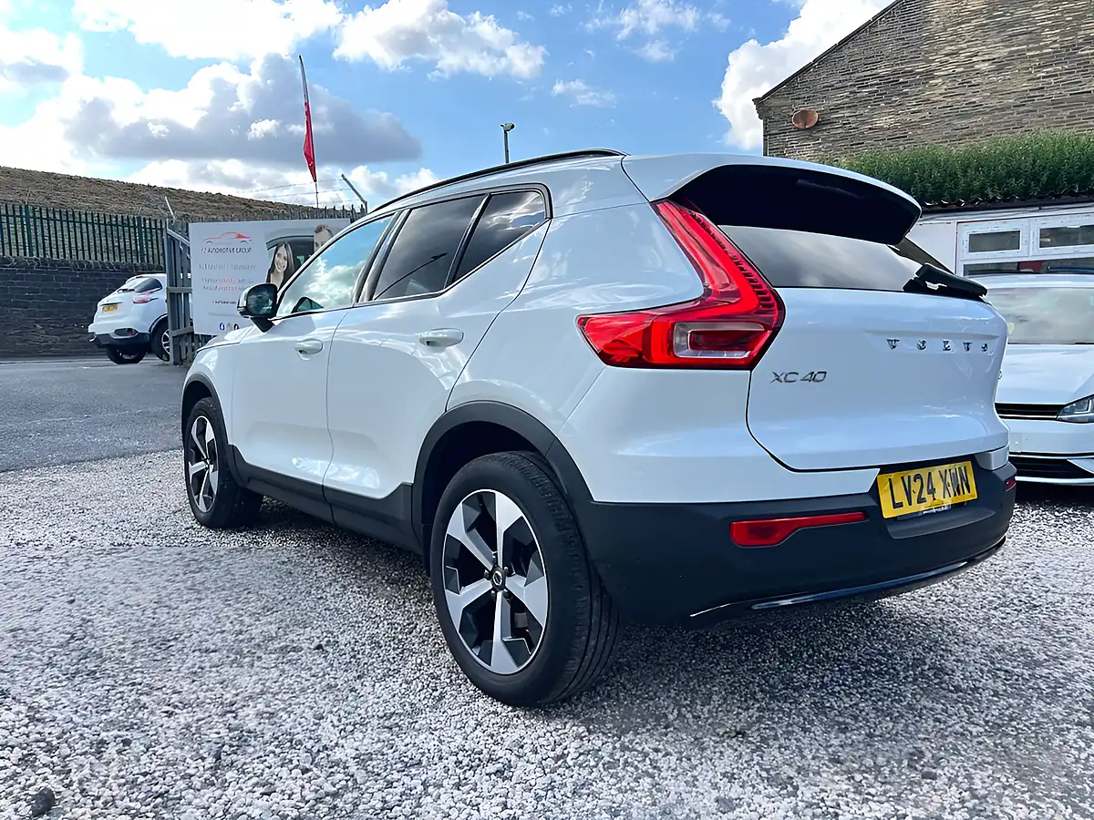 Used 2024 Volvo XC40 Ultra Dark White - Interior and Exterior details 17