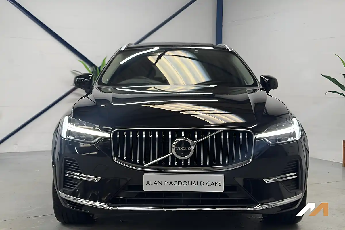 Used 2024 Volvo XC60 Ultra Bright Onyx Black - Interior and Exterior details 11