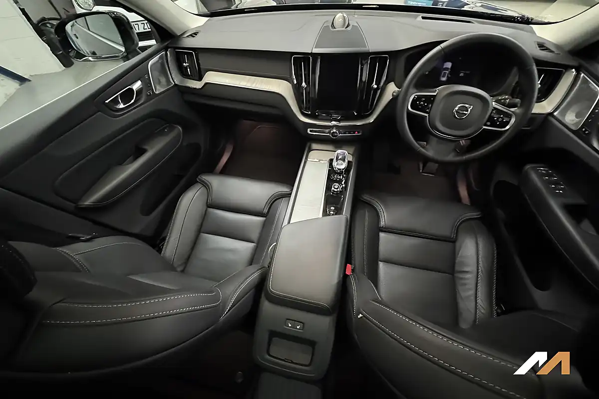 Used 2024 Volvo XC60 Ultra Bright Onyx Black - Interior and Exterior details 3