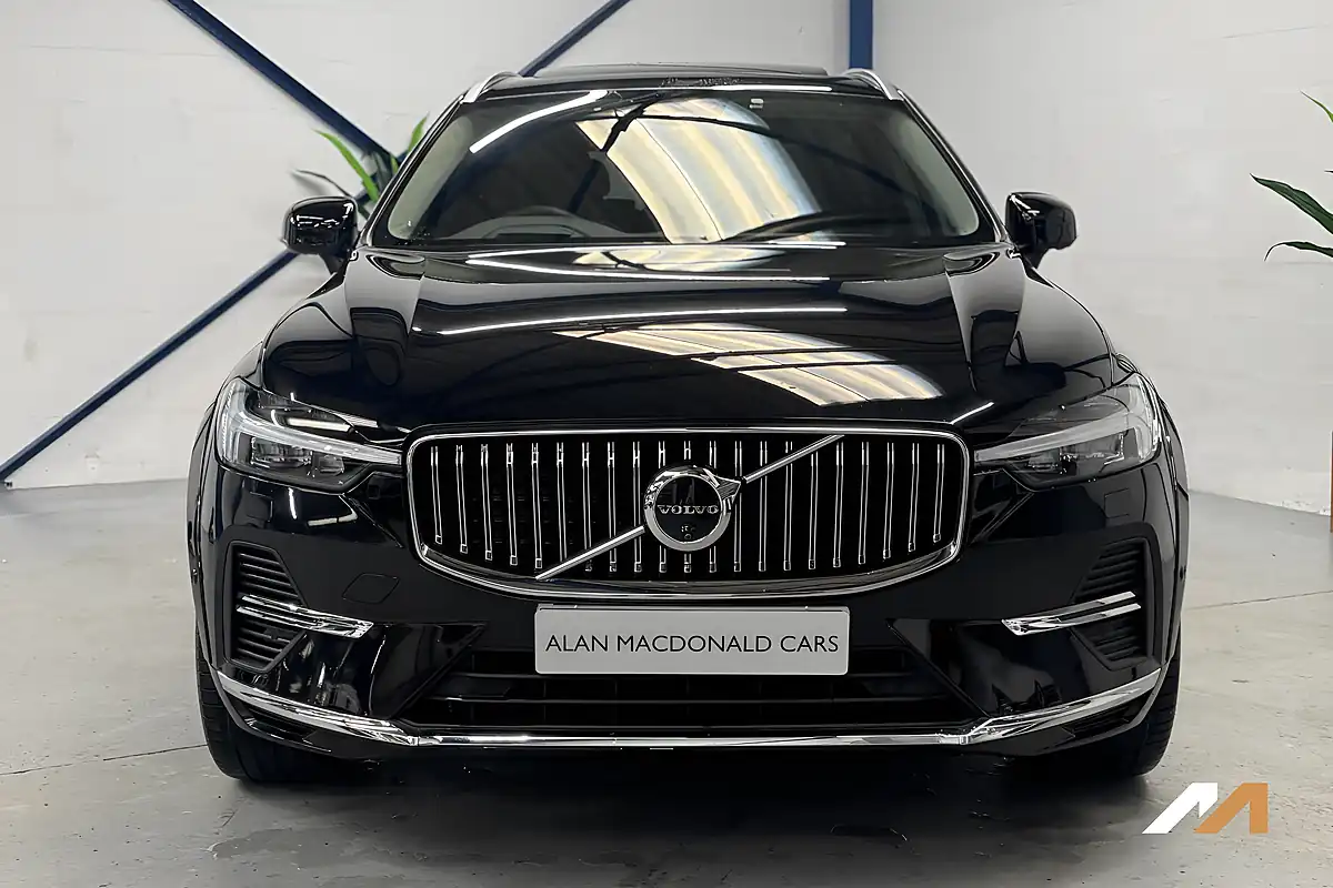 Used 2024 Volvo XC60 Ultra Bright Onyx Black - Interior and Exterior details 4