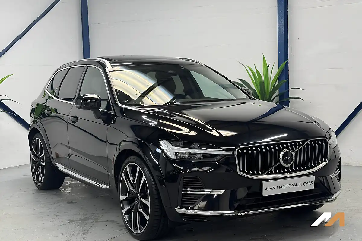 Used 2024 Volvo XC60 Ultra Bright Onyx Black - Interior and Exterior details 6