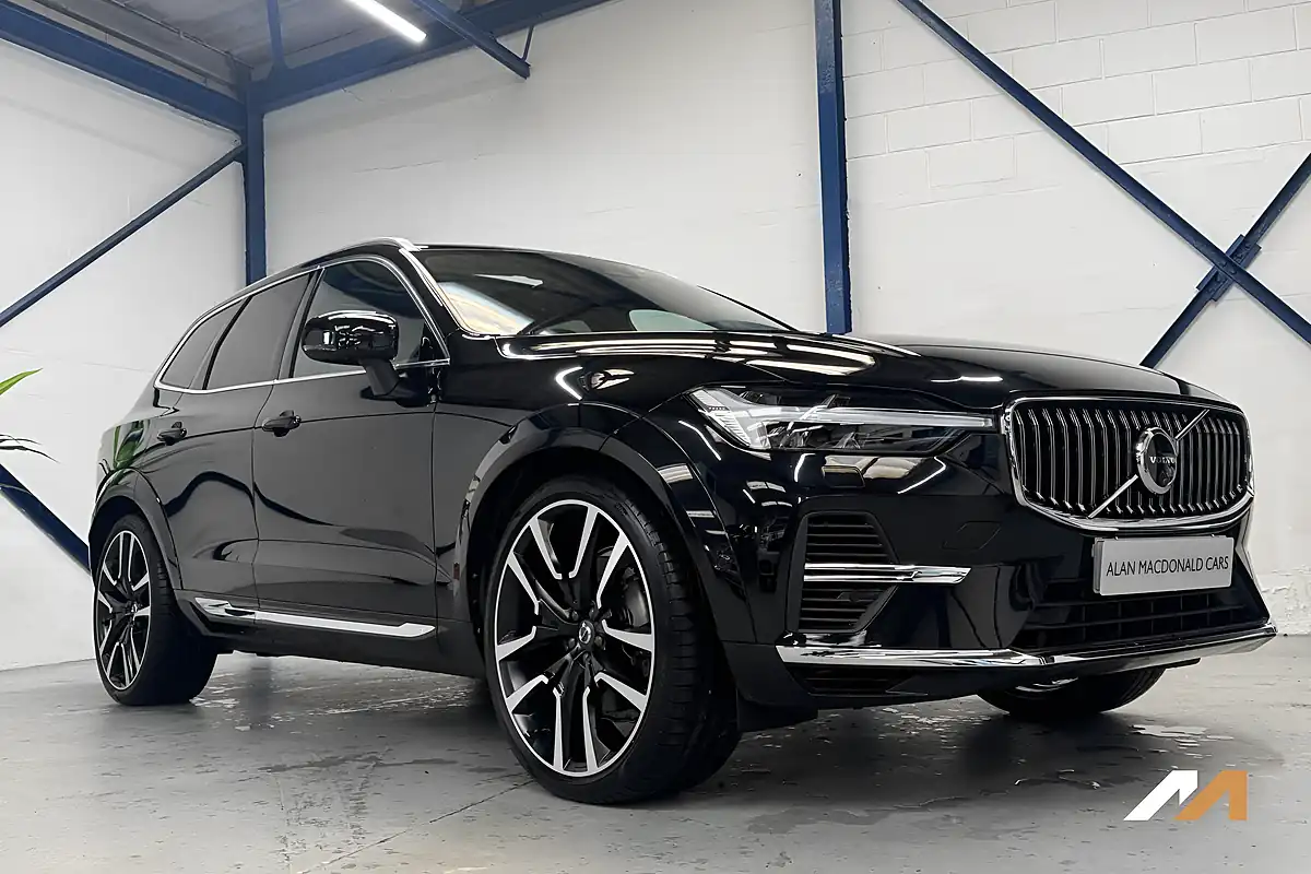 Used 2024 Volvo XC60 Ultra Bright Onyx Black - Interior and Exterior details 8