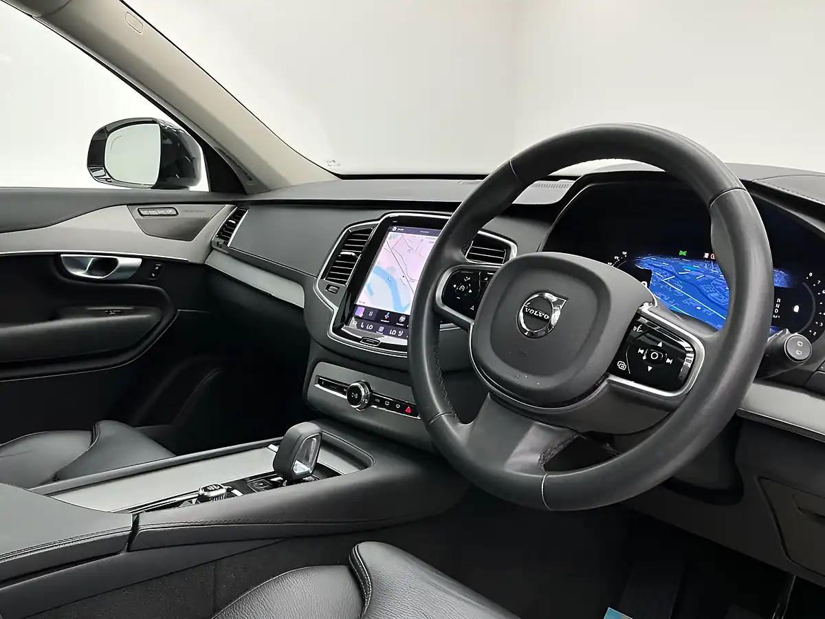 Used 2024 Volvo XC90 Plus Vapour Grey - Interior and Exterior details 10