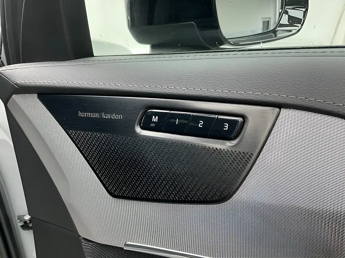 Used 2024 Volvo XC90 Plus Vapour Grey - Interior and Exterior details 16