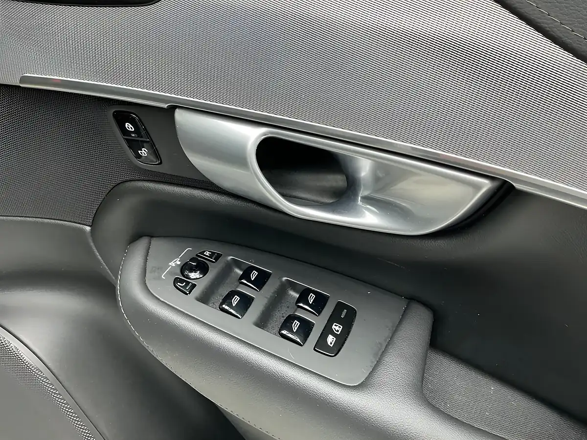 Used 2024 Volvo XC90 Plus Vapour Grey - Interior and Exterior details 17