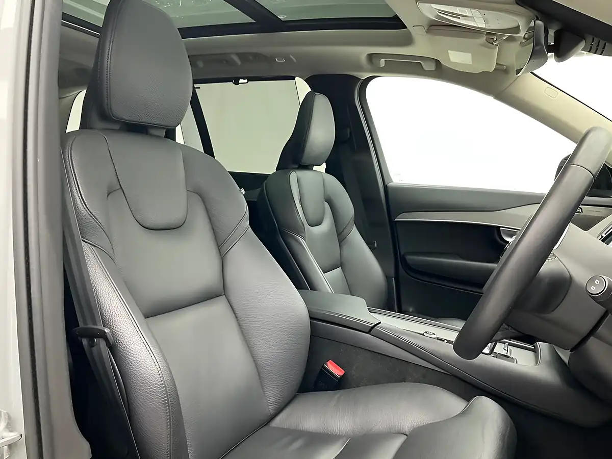 Used 2024 Volvo XC90 Plus Vapour Grey - Interior and Exterior details 9