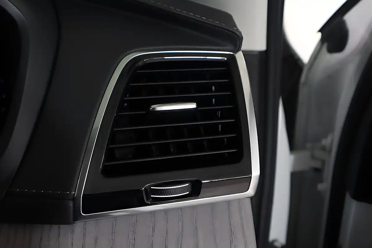 Used 2024 Volvo XC90 Ultimate Dark White - Interior and Exterior details 13