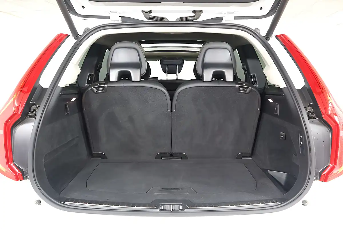 Used 2024 Volvo XC90 Ultimate Dark White - Interior and Exterior details 18