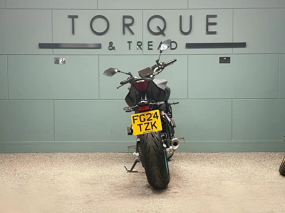 Used 2024 Yamaha MT-07 Hyper-Naked Grey - Interior and Exterior details 5