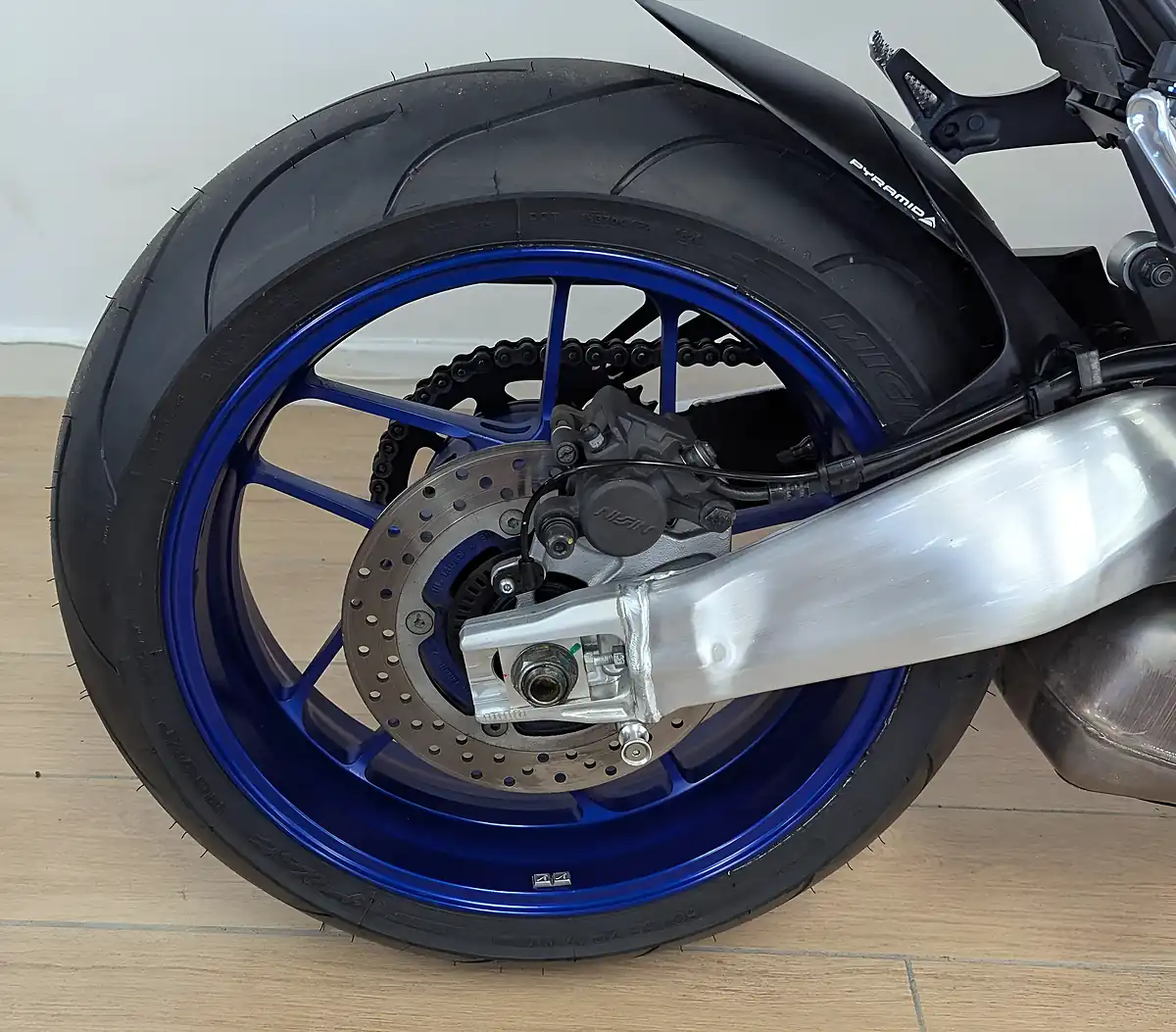 Used 2024 Yamaha MT-09 900 Sp Hyper-Naked Silver - Interior and Exterior details 11