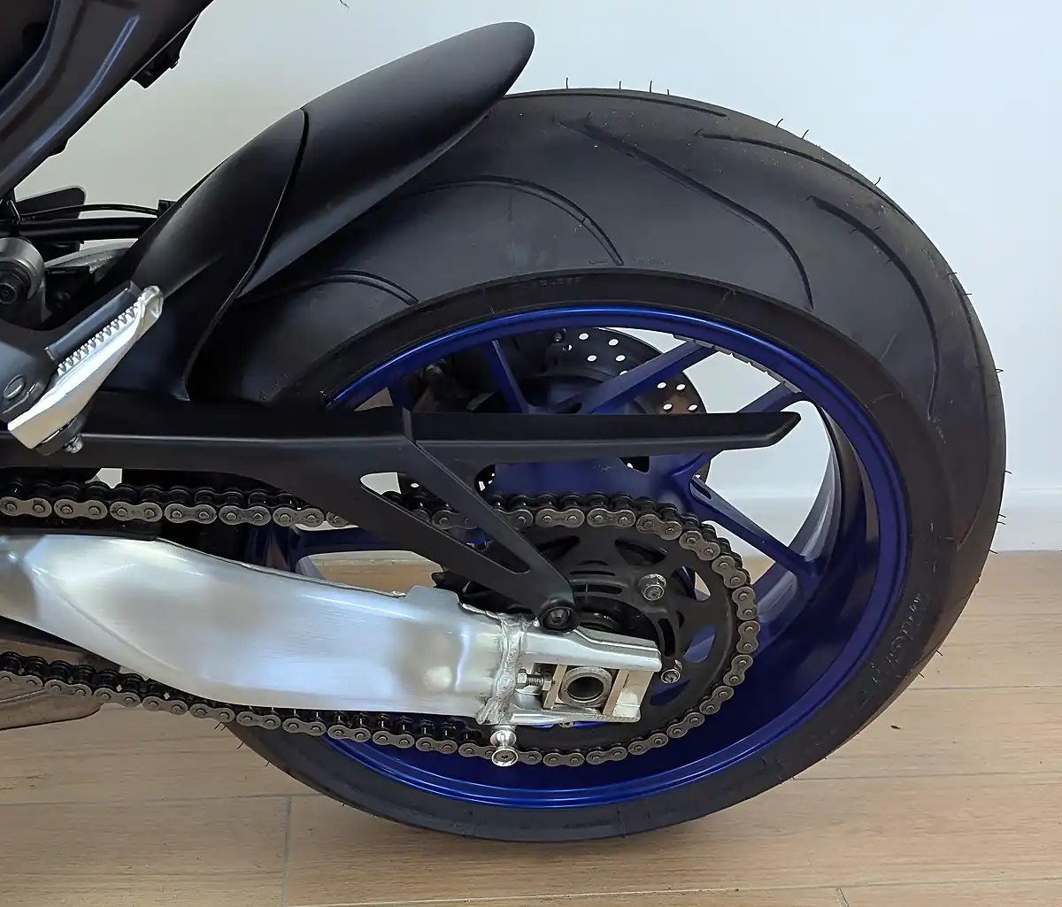 Used 2024 Yamaha MT-09 900 Sp Hyper-Naked Silver - Interior and Exterior details 13