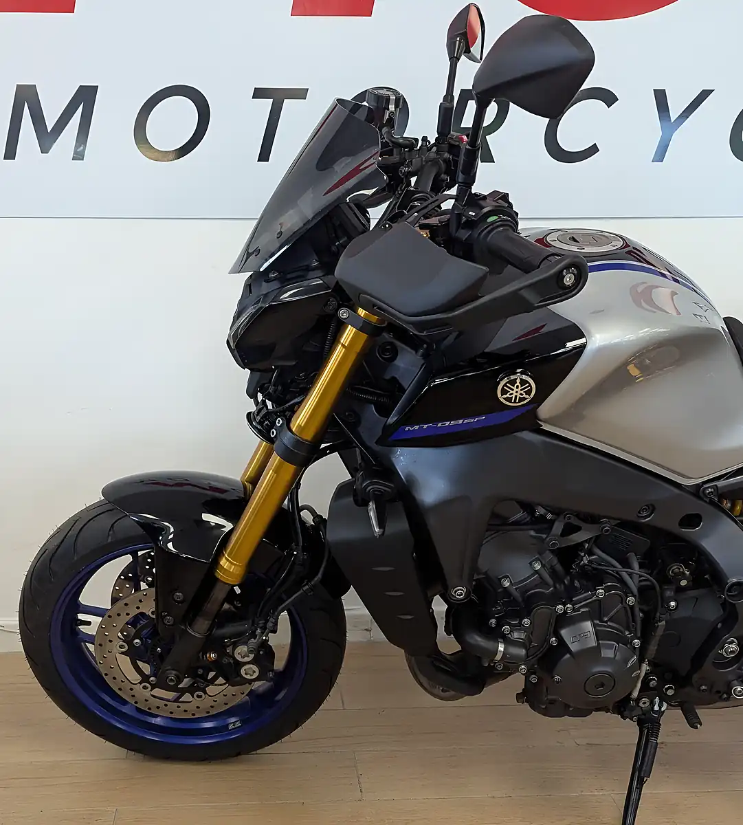 Used 2024 Yamaha MT-09 900 Sp Hyper-Naked Silver - Interior and Exterior details 19