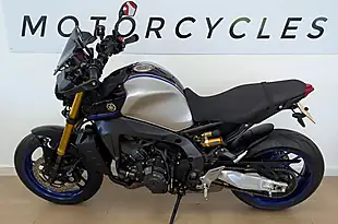 Used 2024 Yamaha MT-09 900 Sp Hyper-Naked Silver - Interior and Exterior details 4